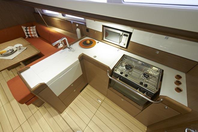 Sun Odyssey 41 ds interior ©  SW